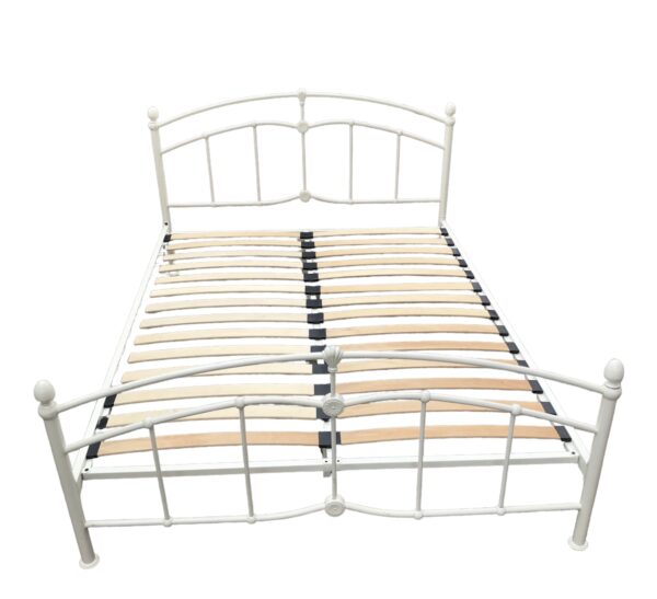 Wren Living Gleneagles Queen Sized Bed