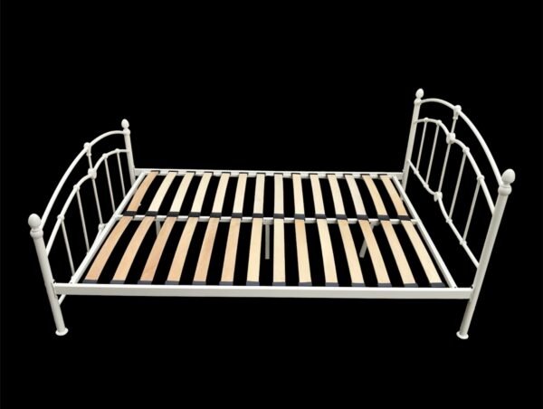 Wren Living Gleneagles Queen Sized Bed - Image 9