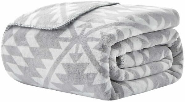 Pendleton Sherpa Fleece Throw (Plush-Rancho Arroyo Grey) 50 x 70in - Image 2