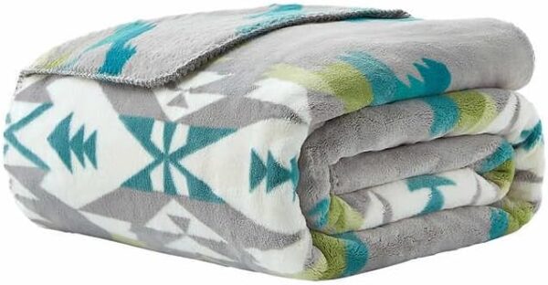 Pendleton Sherpa Fleece Throw (Plush-Avra Valley Grey) 50 x 70/in - Image 2