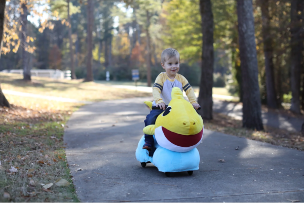 Baby Shark 6V Plush Ride-On - Image 9