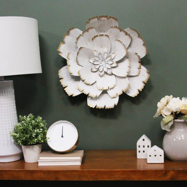 Stratton Home Décor 19-inch Metal Flower Wall Art