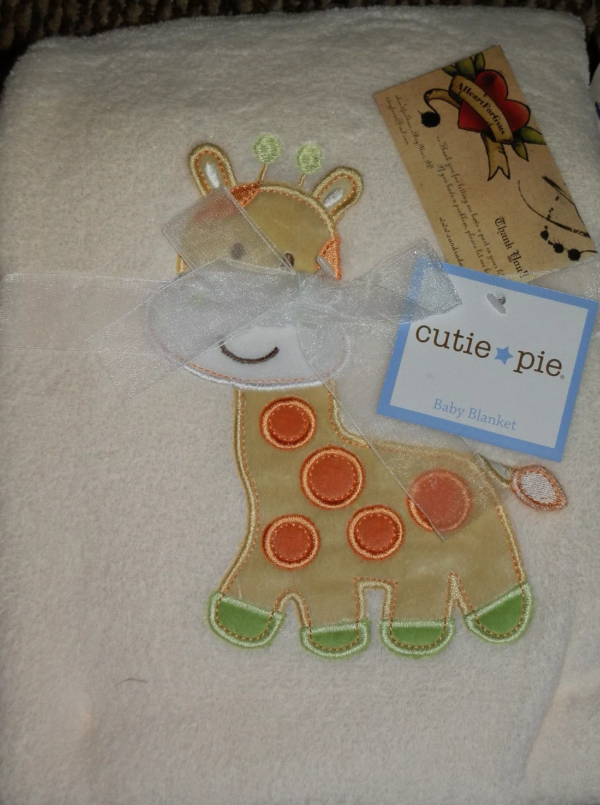 Cutie Pie Giraffe Baby Blanket - Image 2