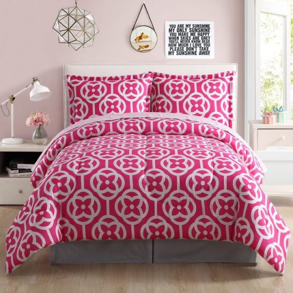 Macy's Chelsea 3pc Reversible King Comforter Set - 104" x 86" - Image 2