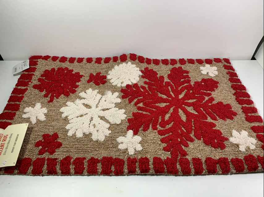Kirkland Hand Hooked Festive Snowflake Accent Mat - 22" x 38"