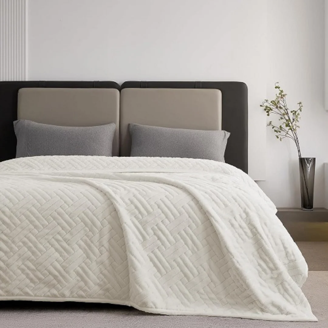 Korbliss Faux Fur King Quilt Blanket - 480gsm Fuzzy Soft And Warm Coverlet Light - Ivory